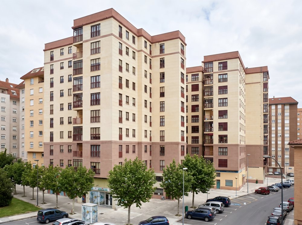 Bloques Las Viñas, vista en perspectiva del edificio Castilla III en Zamora